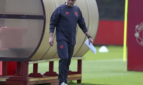 Tân trang cánh phải, Mourinho nhắm sao trẻ đồng hương
