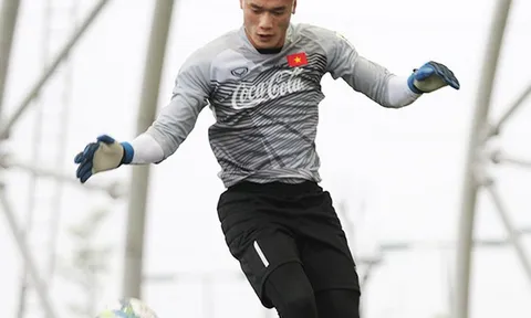 Bùi Tiến Dũng mắc nhiều sai sót kỹ thuật trong màu áo Olympic Việt Nam