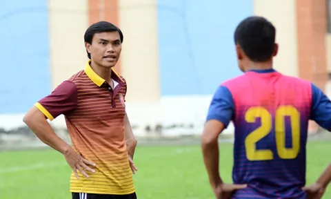 'HLV Tài Em sẽ trưởng thành trên băng ghế chỉ đạo'