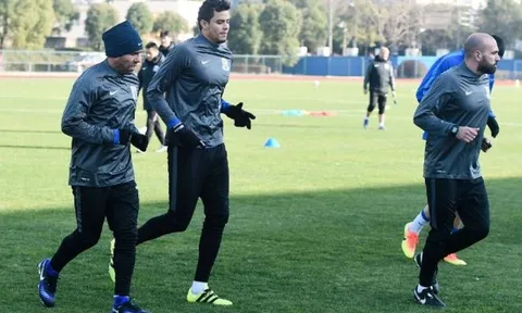'Báo động, Tevez bị quên lãng'