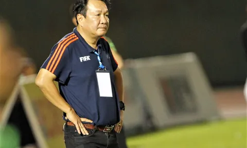 Thắng đậm, HLV Hoàng Văn Phúc vẫn không hài lòng về các học trò