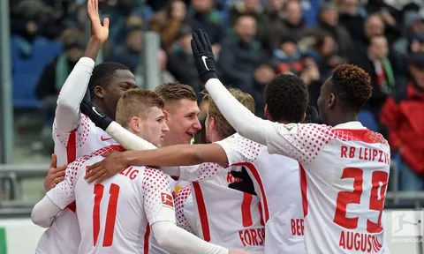 Thắng kịch tính, Leipzig trở lại nhóm dự Champions League