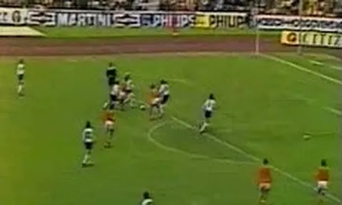 'Thánh' Cruyff, cầu thủ vĩ đại nhất trong lịch sử Ajax