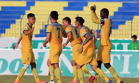 Hạ đẹp Hải Phòng, Thanh Hóa đặt chân vào top 3