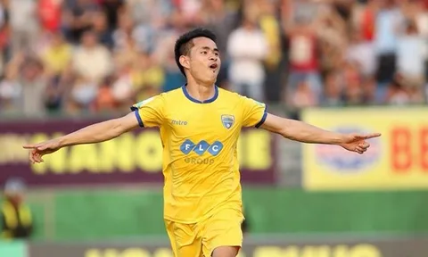 Thắng cách biệt 2-0, FLC Thanh Hóa đặt một chân vào Bán kết