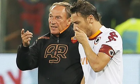 Thầy cũ mời Totti xuống Serie B thi đấu