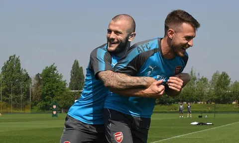 Thấy gì ở buổi tập của Arsenal khi Wenger gần ra đi?