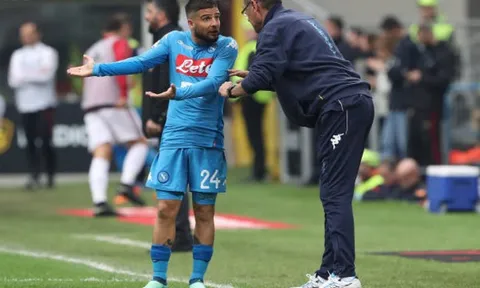 Thầy trò Sarri 'tranh cãi' trong ngày Napoli chia điểm với Milan