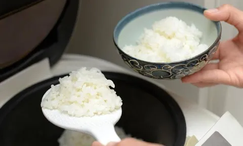Thêm 1 thìa giấm vào nồi cơm, tác dụng bất ngờ, nhiều người chưa biết