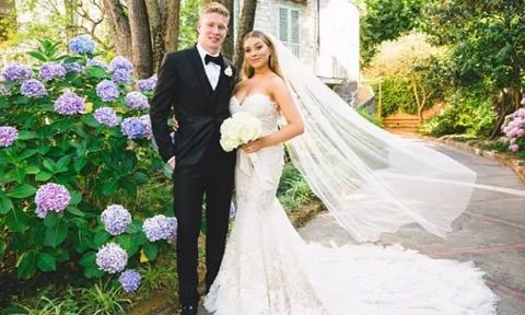 Theo kịp trào lưu, đến lượt De Bruyne lên xe bông