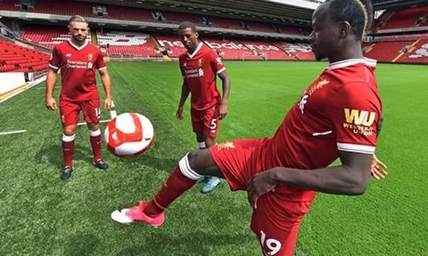 Theo trào lưu, Liverpool có nhà tài trợ cực độc