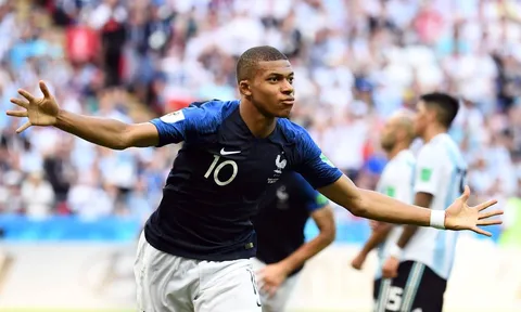 Thi đấu như Ronaldo ‘béo’, Mbappe khiến Messi mất hút