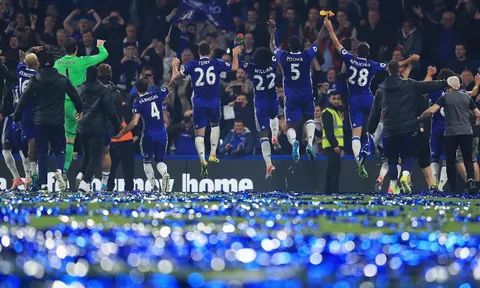Thoải mái sau chức vô địch, Chelsea cùng Watford tạo nên cơn mưa bàn thắng tại Stamford Bridge