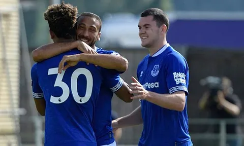 Thủ môn bỏ cuộc vì đội nhà thua... 22-0 trước Everton