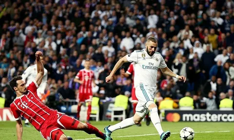 Thủ thành của Bayern "vồ ếch", Benzema ghi bàn thắng dễ nhất trong sự nghiệp