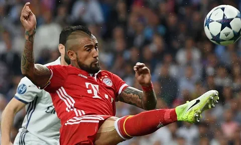 Thua Real, cầu thủ Bayern Munich làm loạn