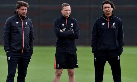 "Thật nực cười khi thay thế Arsene Wenger bằng Zeljko Buvac"