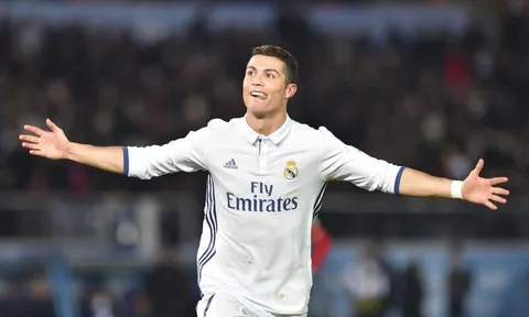 Thương vụ giật gân: Real đấu giá Ronaldo, thách thức cả 'hệ mặt trời'