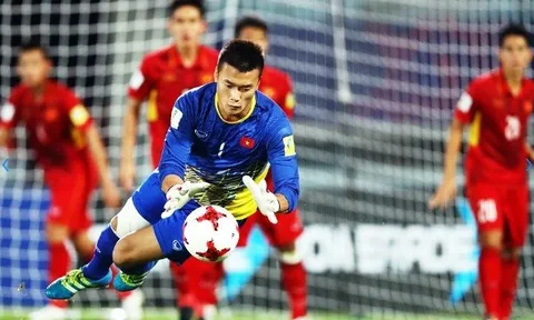 'Người nhện' Tiến Dũng giúp U20 Việt Nam làm nên lịch sử