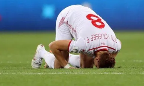 Tiền vệ ĐT Tunisia đi vào lịch sử World Cup