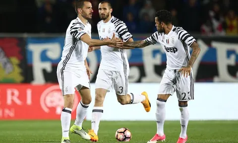 TIẾT LỘ: Hậu trường Juventus dậy sóng, Bonucci & Alves phải ra đi