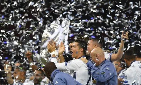 TIẾT LỘ: Ronaldo đòi rời Real từ trước nhưng bị ngăn cản