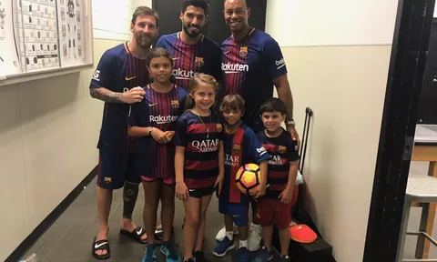 Tiger Woods hớn hở khi gặp Messi, Suarez