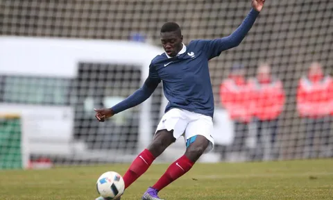 Tìm người thay Umtiti, Barca gây sốc với 87 triệu bảng cho sao tuổi teen nước Pháp