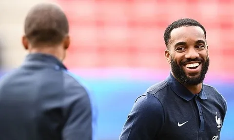Tin buồn cho Arsenal, Lacazette tuyên bố sẽ chờ Atletico