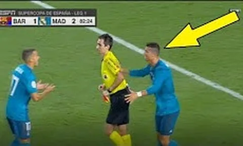 Tình huống đẩy trọng tài khiến Ronaldo bị treo giò