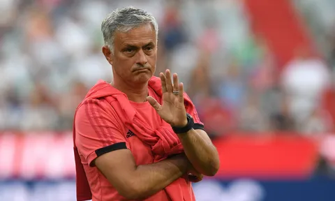 TOÀN CẢNH Mourinho họp báo: Về Pogba, Martial và phiên chợ Hè ảm đạm