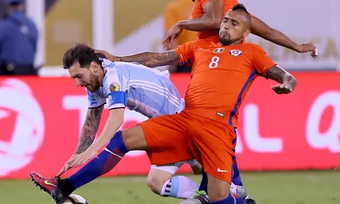 Tới Barca, Vidal lo giải quyết đống rắc rối tự gây ra với Messi