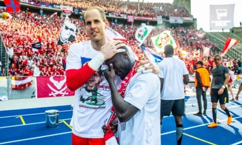 Tới Liverpool, Naby Keita khóc hết nước mắt ngày chia tay RB Leipzig