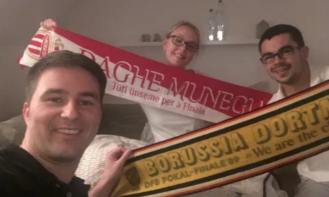 Trận đấu bị hoãn, CĐV Monaco ngủ nhờ nhà fan Dortmund