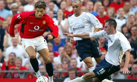 Trận đấu đầu tiên của Ronaldo trong màu áo M.U