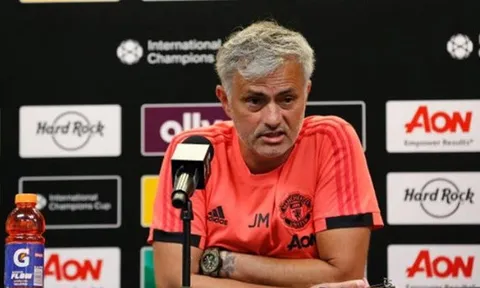 Trận thảm bại trước Liverpool là thông điệp của Jose Mourinho
