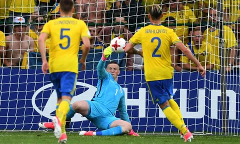 Trở thành bom tấn, Pickford tỏa sáng giúp U21 Anh hòa ĐKVĐ U21 Thụy Điển