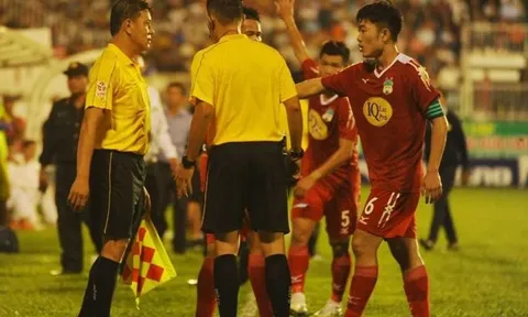 'Một số trọng tài bị khớp khi điều hành trận đấu của HAGL'