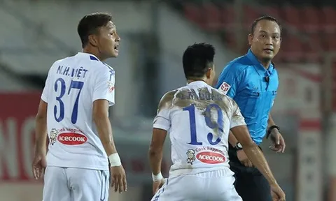 Trọng tài thổi phạt đền HAGL từng bị đuổi đánh, dọa giết