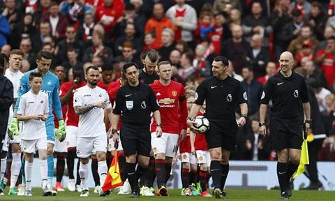 TRỰC TIẾP Man United 1-1 Swansea (KT): 'Vua hòa' lại hòa