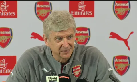 Trước khi mơ danh hiệu, Arsenal hãy dùng tiền mua niềm tin