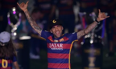 Trước Neymar, nhiều ngôi sao từng rời Barca khi vẫn ở đỉnh cao phong độ