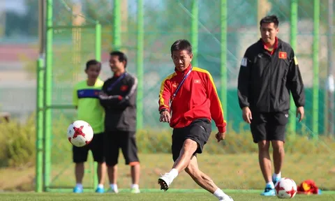 HLV Hoàng Anh Tuấn gân guốc, dạy trò bắn hạ U20 Honduras