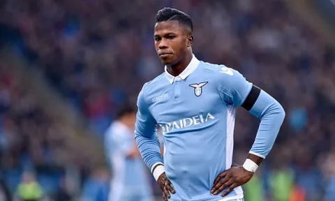 "Truyền nhân Balotelli" nổi loạn, Lazio đau đầu