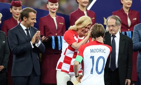 Nữ tổng thống Croatia đốn tim hàng triệu fan trên thế giới