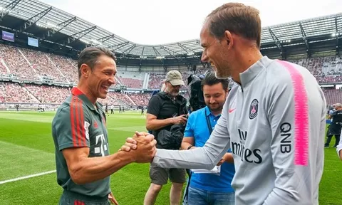 Từ bỏ chiếc ghế, Thomas Tuchel chọn vật dụng 'khó đỡ' để ngồi chỉ đạo