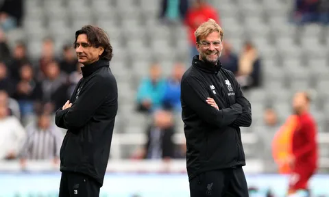 Tương lai 'cánh tay phải' của Klopp được làm rõ