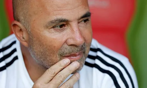 Tuyển Argentina hỗn loạn: HLV Sampaoli kháng lệnh Liên đoàn