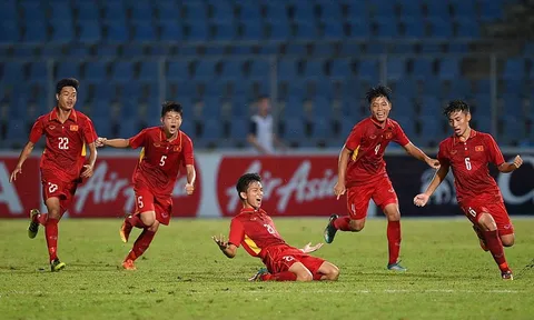 U15 Việt Nam ăn mừng cảm xúc khi ghi bàn vào lưới Australia