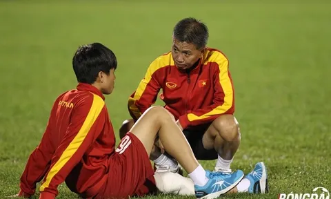 Phan Thanh Hậu được HLV Hoàng Anh Tuấn chăm sóc đặc biệt